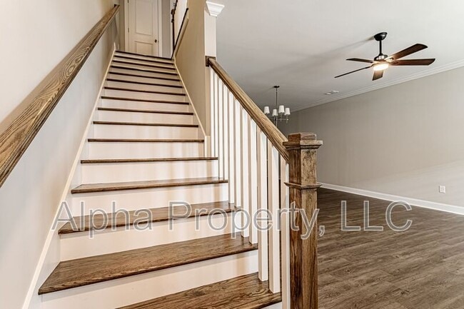 Building Photo - 18 Alderly Wy