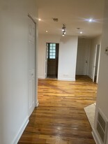 Building Photo - 3233 W Pierce Ave