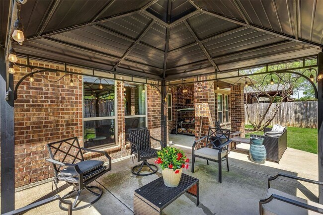 Building Photo - 714 Lone Star Court