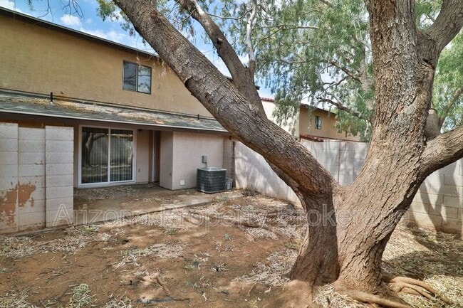 Building Photo - 6144 E Glencove St