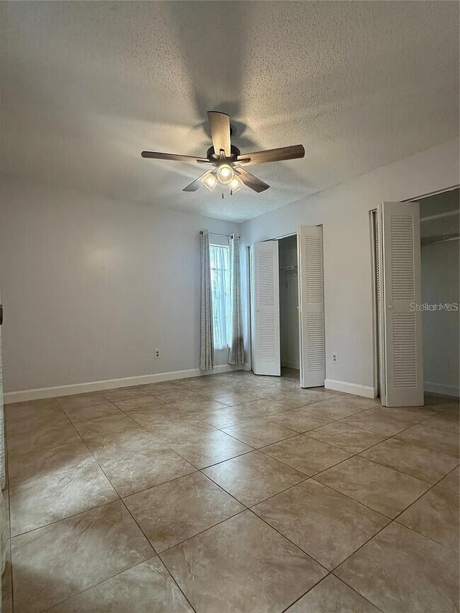 Building Photo - 2709 Shadybranch Dr