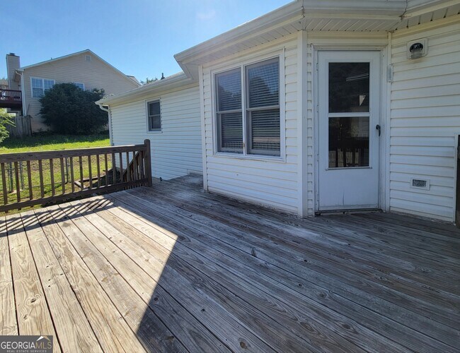 Building Photo - 841 Lodgeview Dr
