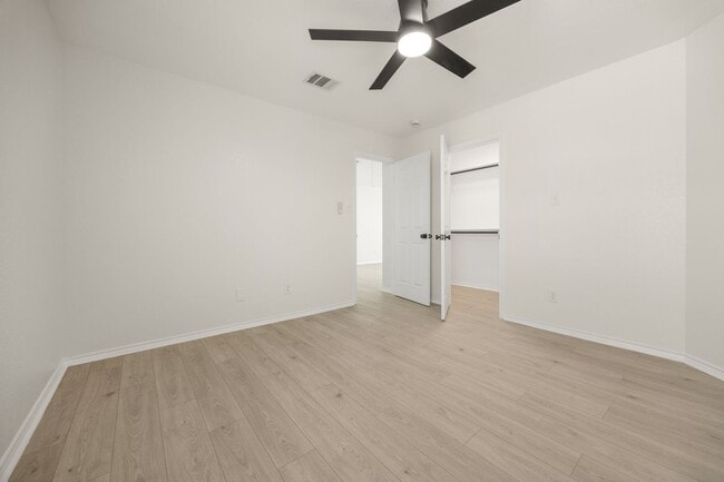 Building Photo - Schertz Dream Rental: Modern Luxury & Space!