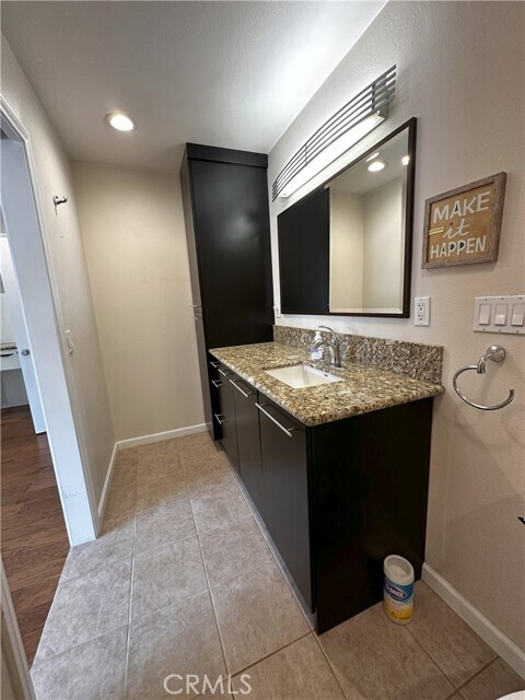 Building Photo - 18598 Creek