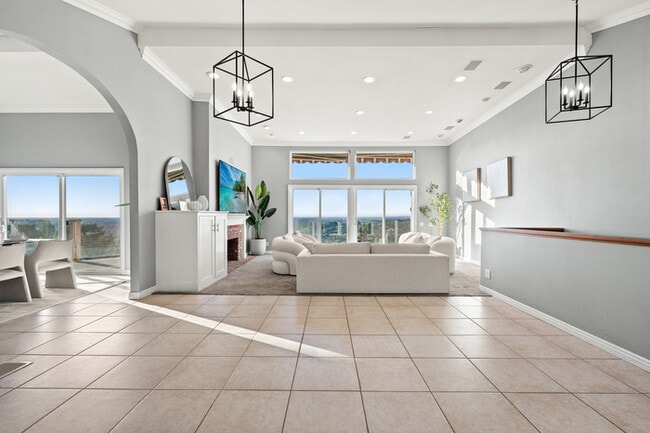 Building Photo - 11141 Limetree Dr