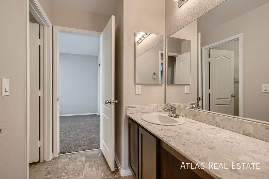 Building Photo - 10646 Mt Blackburn Ave