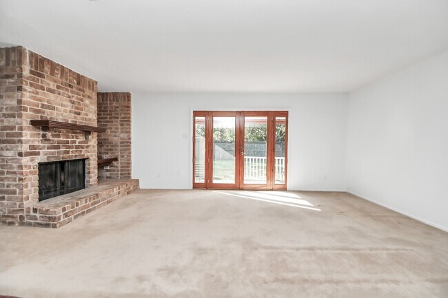 Building Photo - 403 Westwood Dr