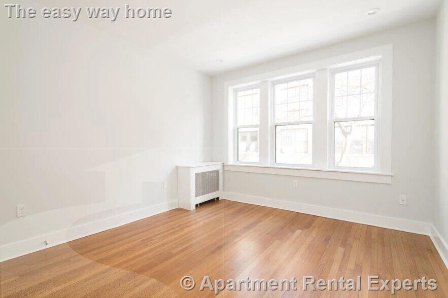 Building Photo - 17 A Forest St