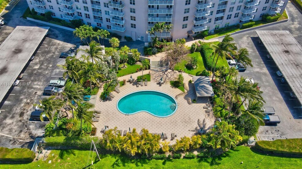 Building Photo - 2851 S Ocean Blvd
