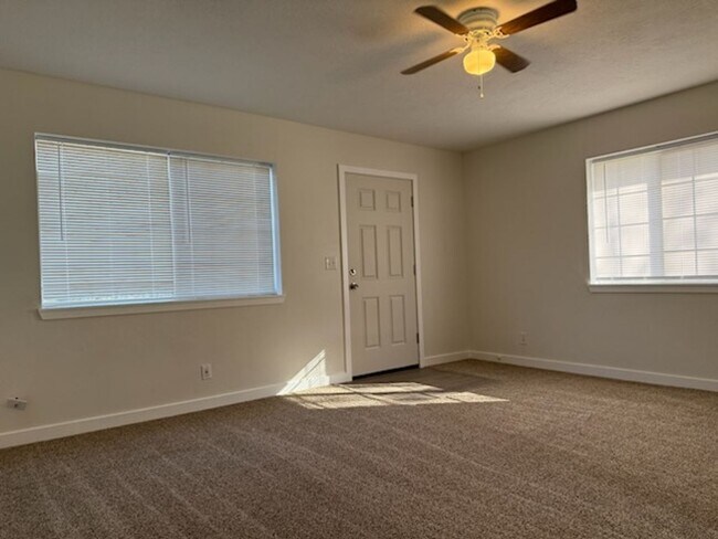 Building Photo - OWN920