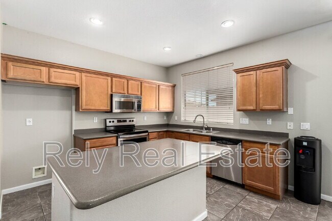 Building Photo - 13550 W Cypress St