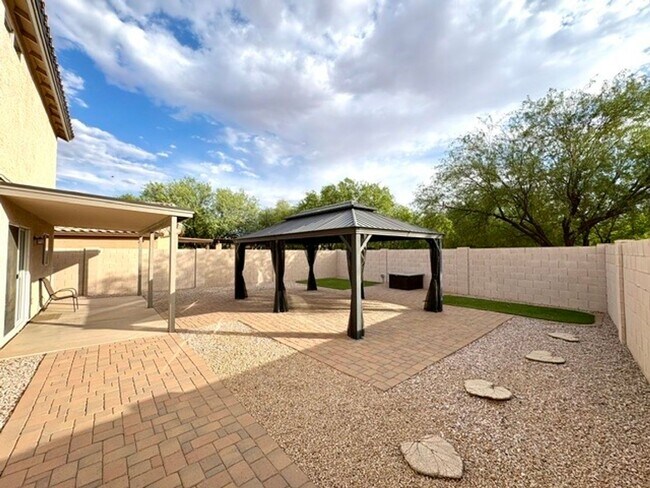 Building Photo - LARGE 4 Bedroom 3 Bathroom Copper Basin Home!