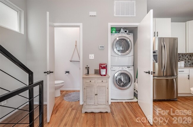 Building Photo - 925 Westbrook Dr