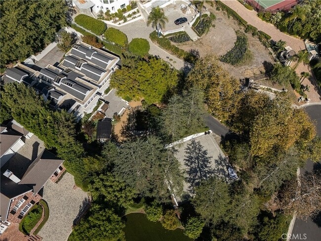 Building Photo - 31561 Peppertree-Bend