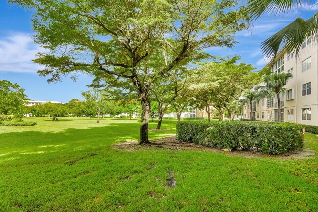 Building Photo - 1605 Abaco Dr