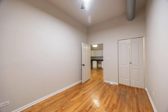 Building Photo - 1538 N Milwaukee Ave
