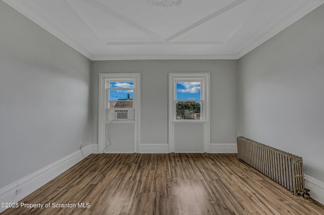 Building Photo - 301 N Bromley Ave