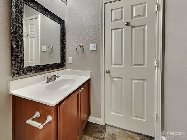 Building Photo - 210 Teron Dr