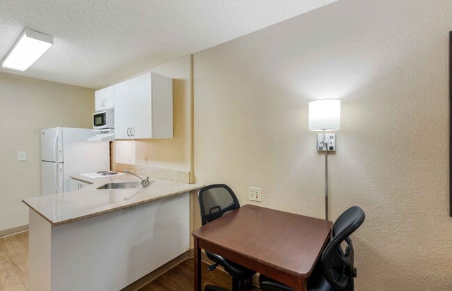 Building Photo - Furnished Studio-Los Angeles - Simi Valley