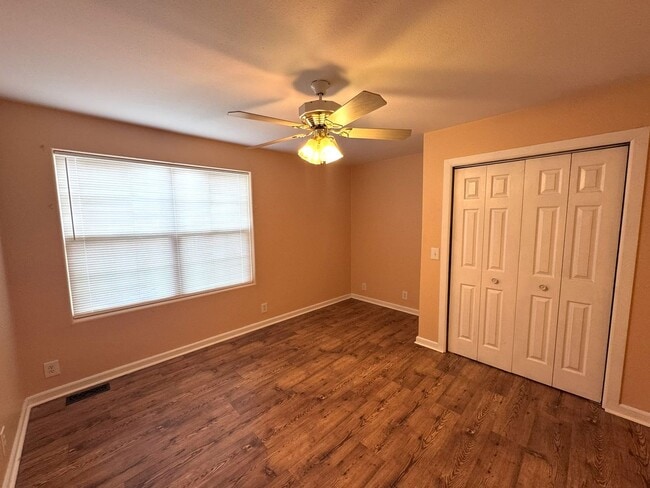 Building Photo - 2005 8th Ave N