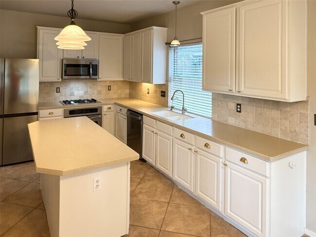 Building Photo - 13907 Carrington Ln