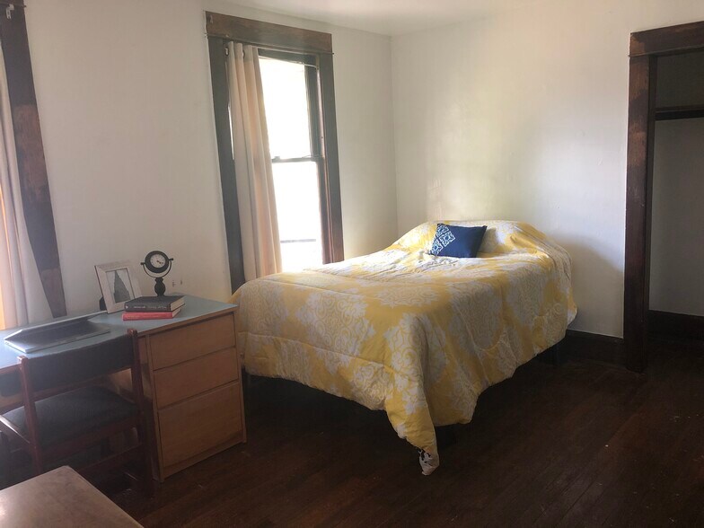 Bedroom 1 - 210 Delaware Ave