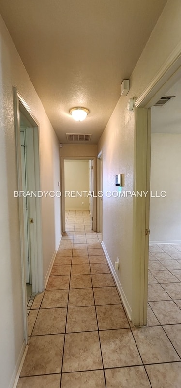 Building Photo - 5301 Morning Glen Ln