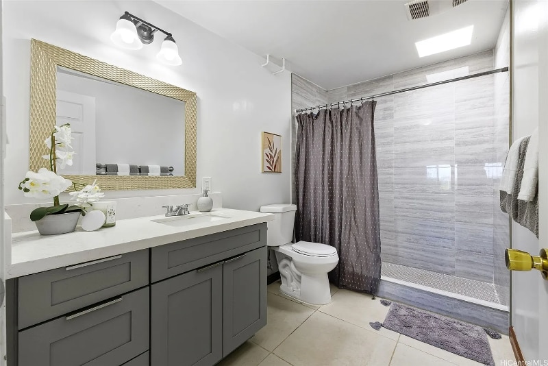 Building Photo - 1425 Kawelu St