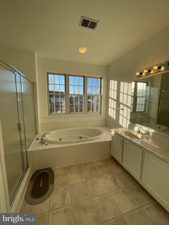 Building Photo - 25869 Flintonbridge Dr