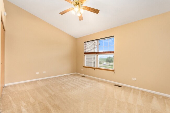 Building Photo - 2611 Canyon Dr