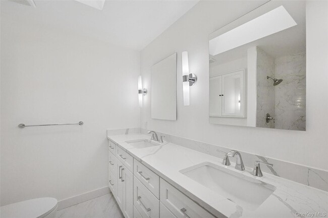 Building Photo - 70 Pheasant Run