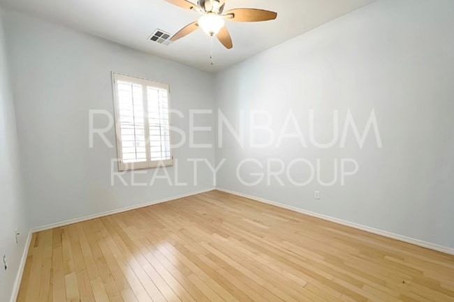 Building Photo - Beautiful 3-bedrooms, 2.5-baths townhouse ...