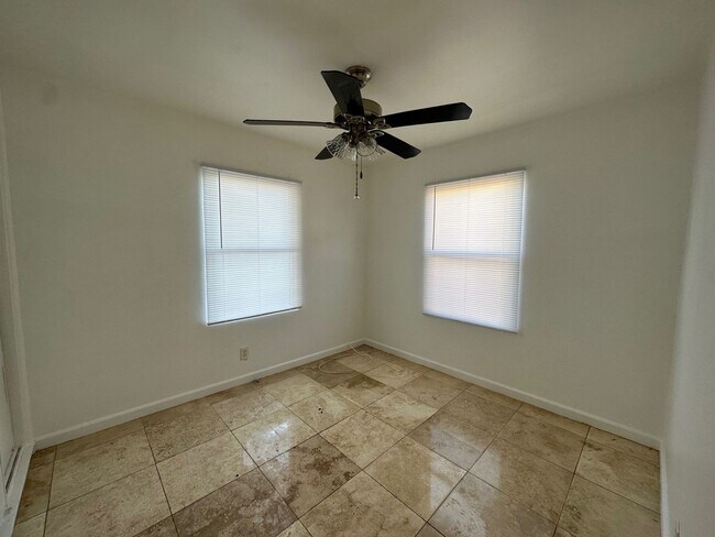 Building Photo - 6719-21 Wunderlin Ave