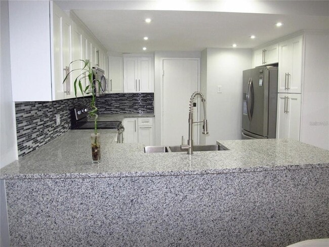 Building Photo - 1511 S Bay Villa Pl