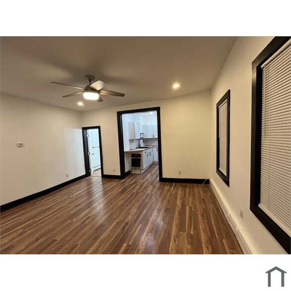 Living Room - 32 Chapel St