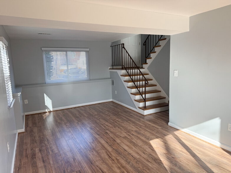 Building Photo - 5303 Stockton Ct