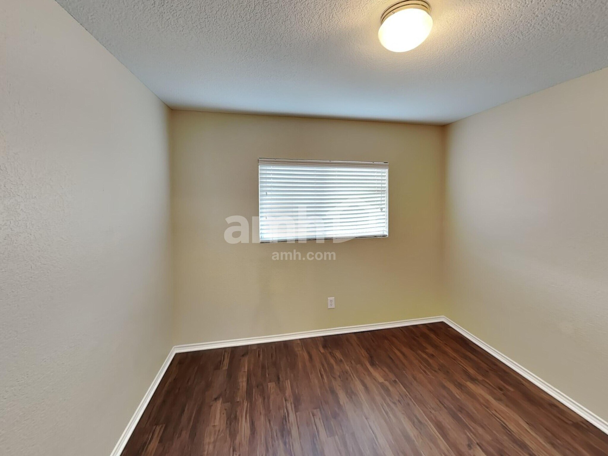 Building Photo - 8514 Silver Brush