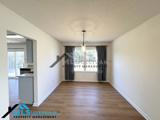 Building Photo - 4504 Conklin Dr