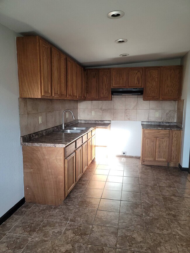 Building Photo - 1104 Bloomfield Dr