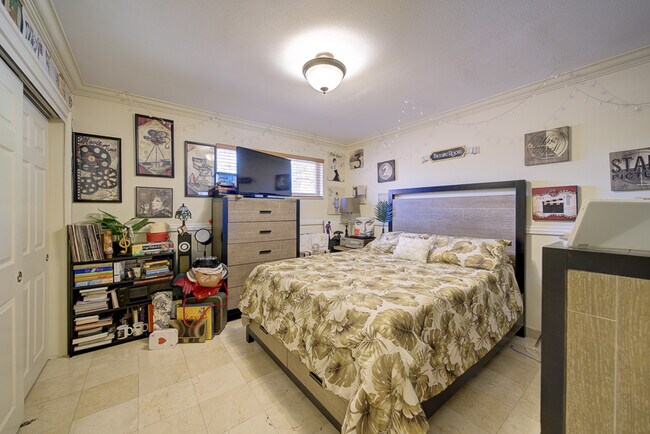 Building Photo - 16811 NW 83rd Ave