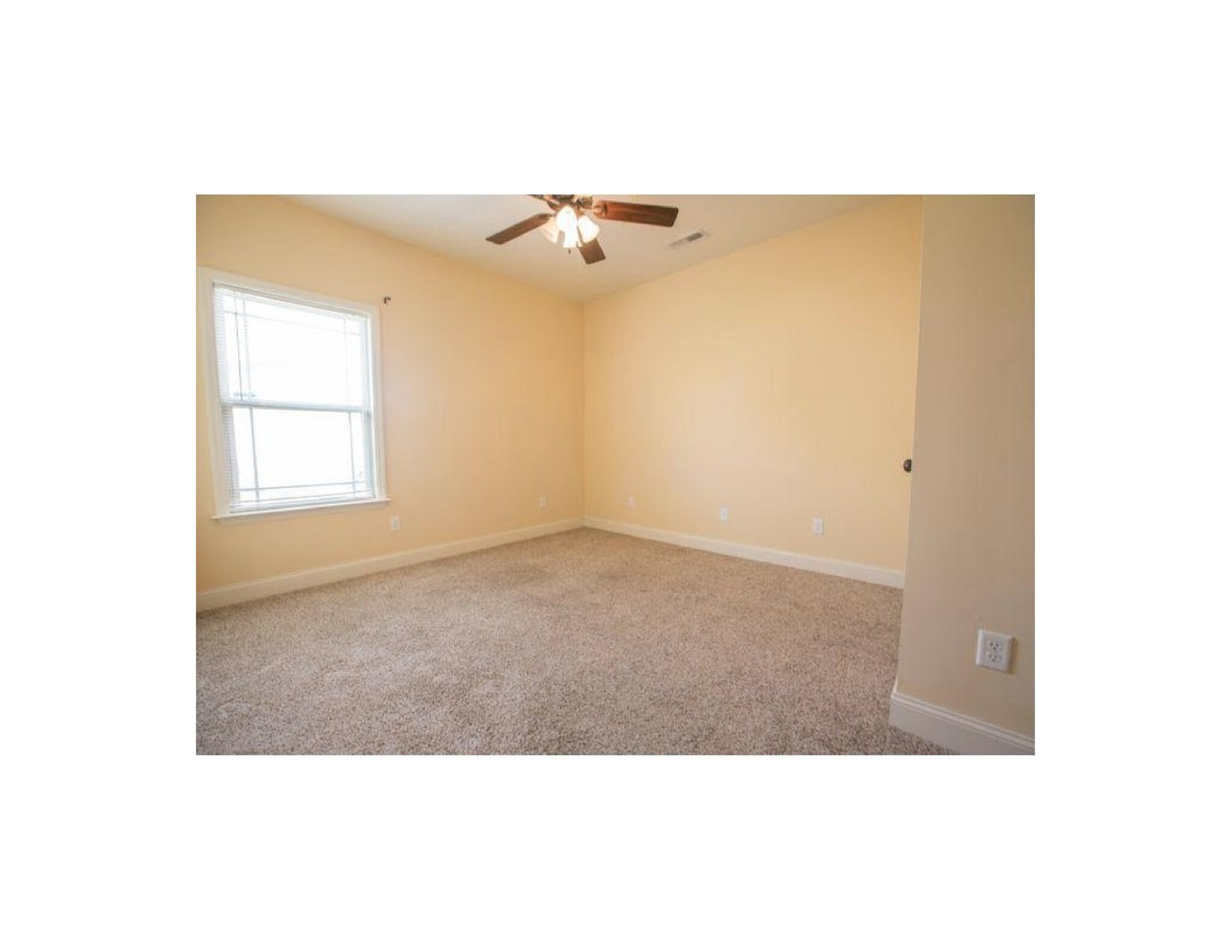 Building Photo - 22 Windham Ln