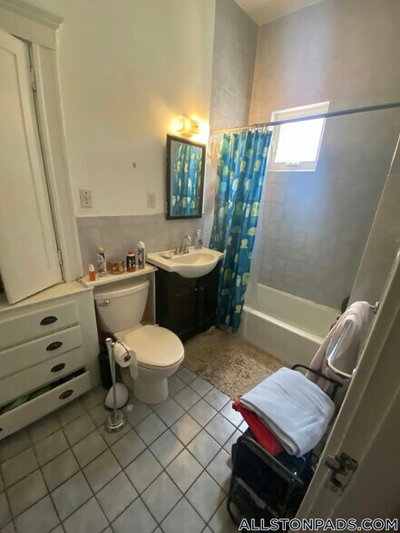 Building Photo - 19 Long Ave