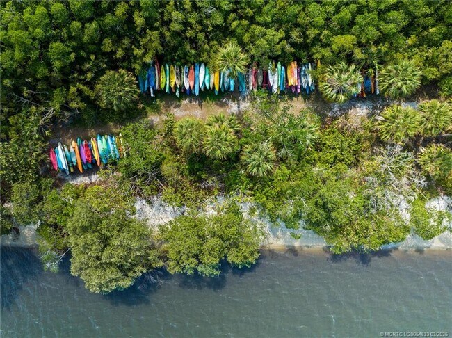 Building Photo - 6162 SE Riverboat Dr