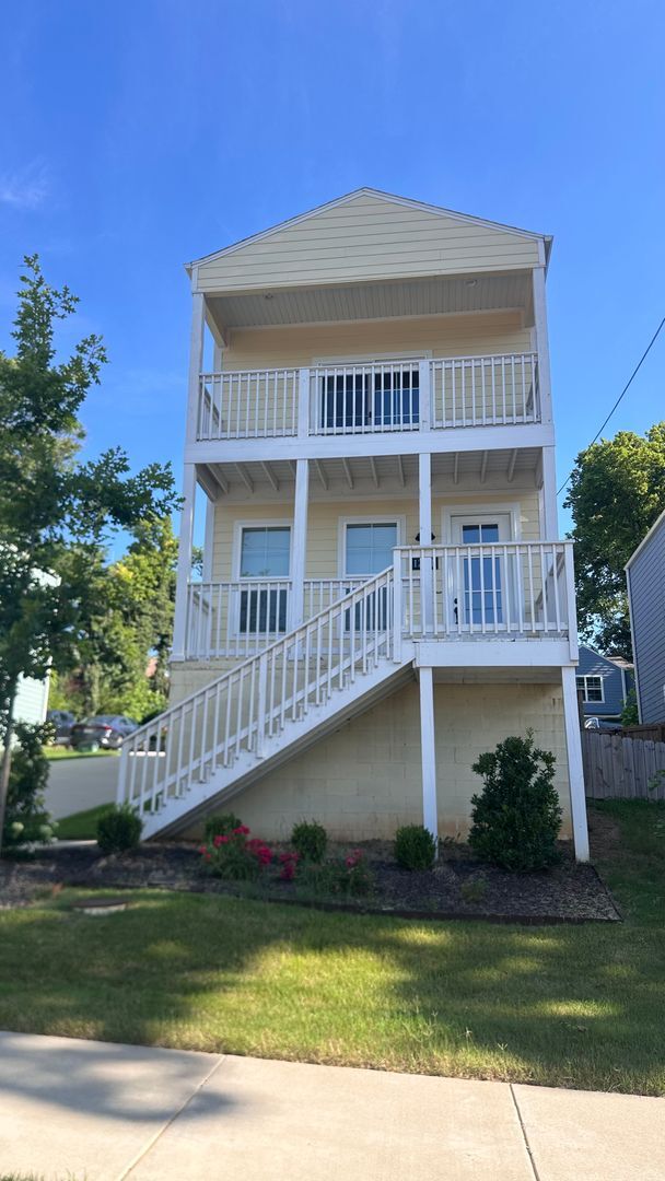 Primary Photo - 3 Bedroom House in central Fayetteville