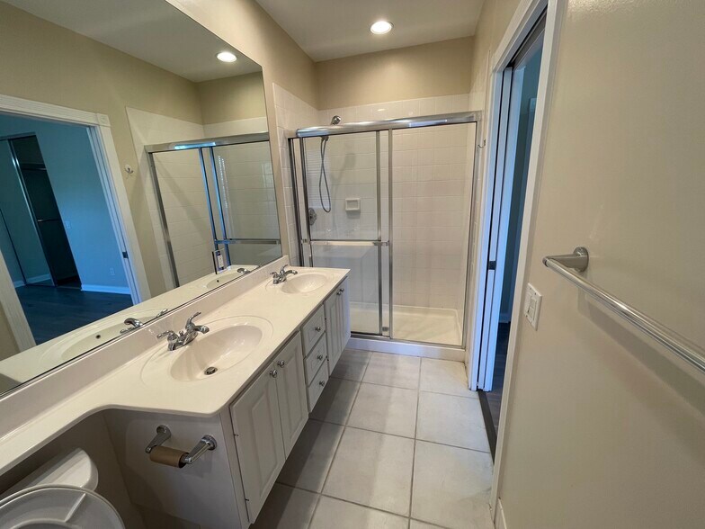Building Photo - 7604 Andora Dr