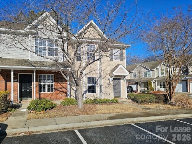 Building Photo - 3410 Broadwick St