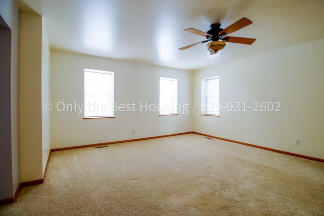 Building Photo - 611 E Burnett St