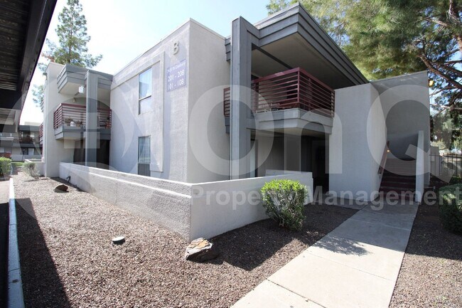 Building Photo - 3435 W Danbury Dr
