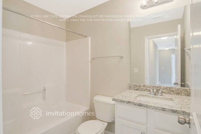 Building Photo - 920 Lakemont Dr