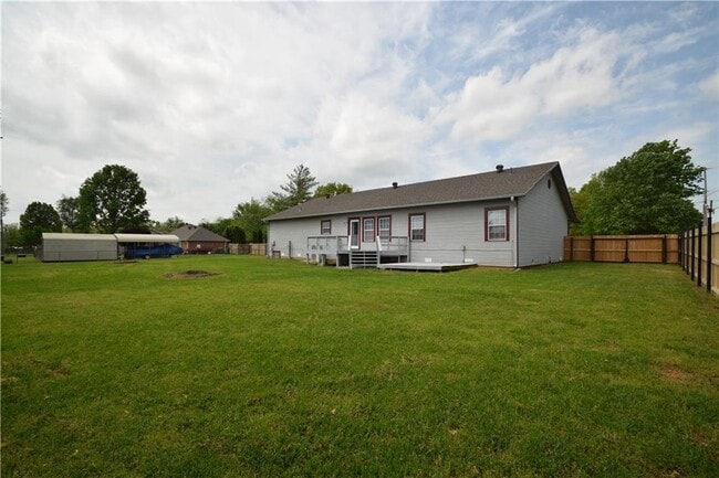 Building Photo - 196 Western Heights Cir